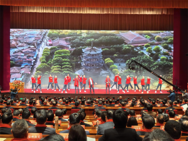 Zdědění, propagace a inovace „Jinjiang Experience“ | Fu Xinyuan, generální ředitel společnosti Quangong Co., Ltd., byl zvolen jako pátý vynikající mladý podnikatel z město Quanzhou